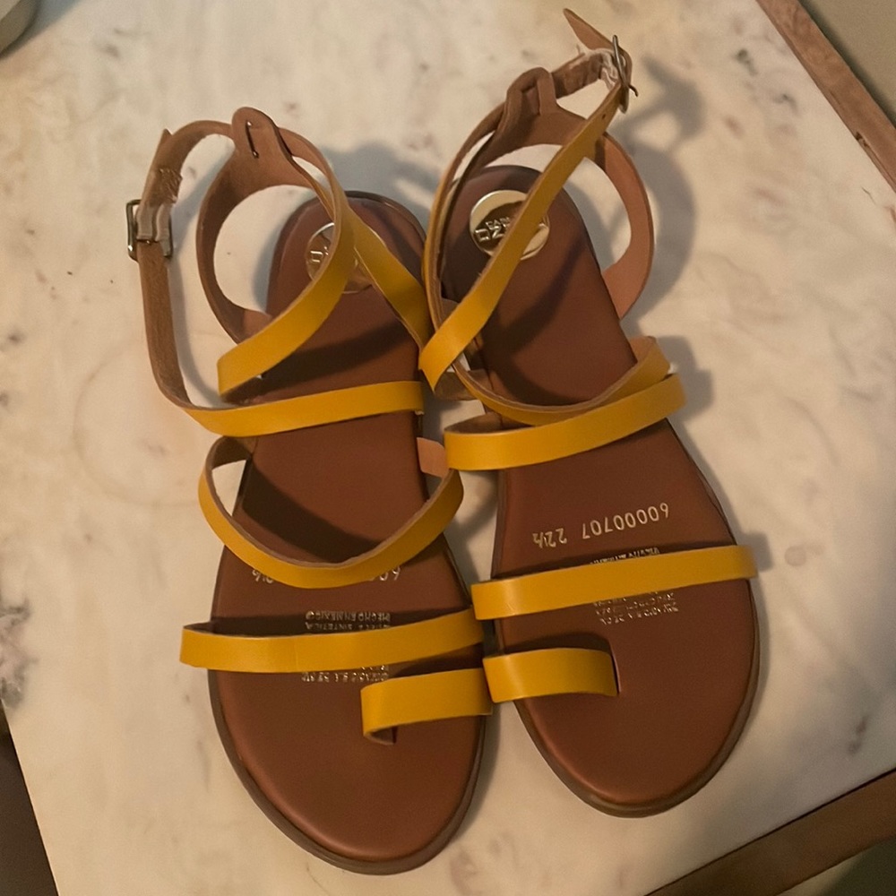 Yellow Sandals size 5